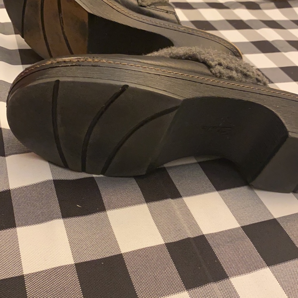Crazy comfortable Clark Clogs!!!! - Picture 3 of 4